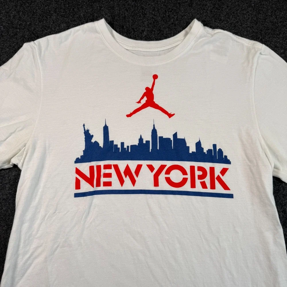 Jordan Mens New York City Skyline Jumpman Graphic T-Shirt White Large L
